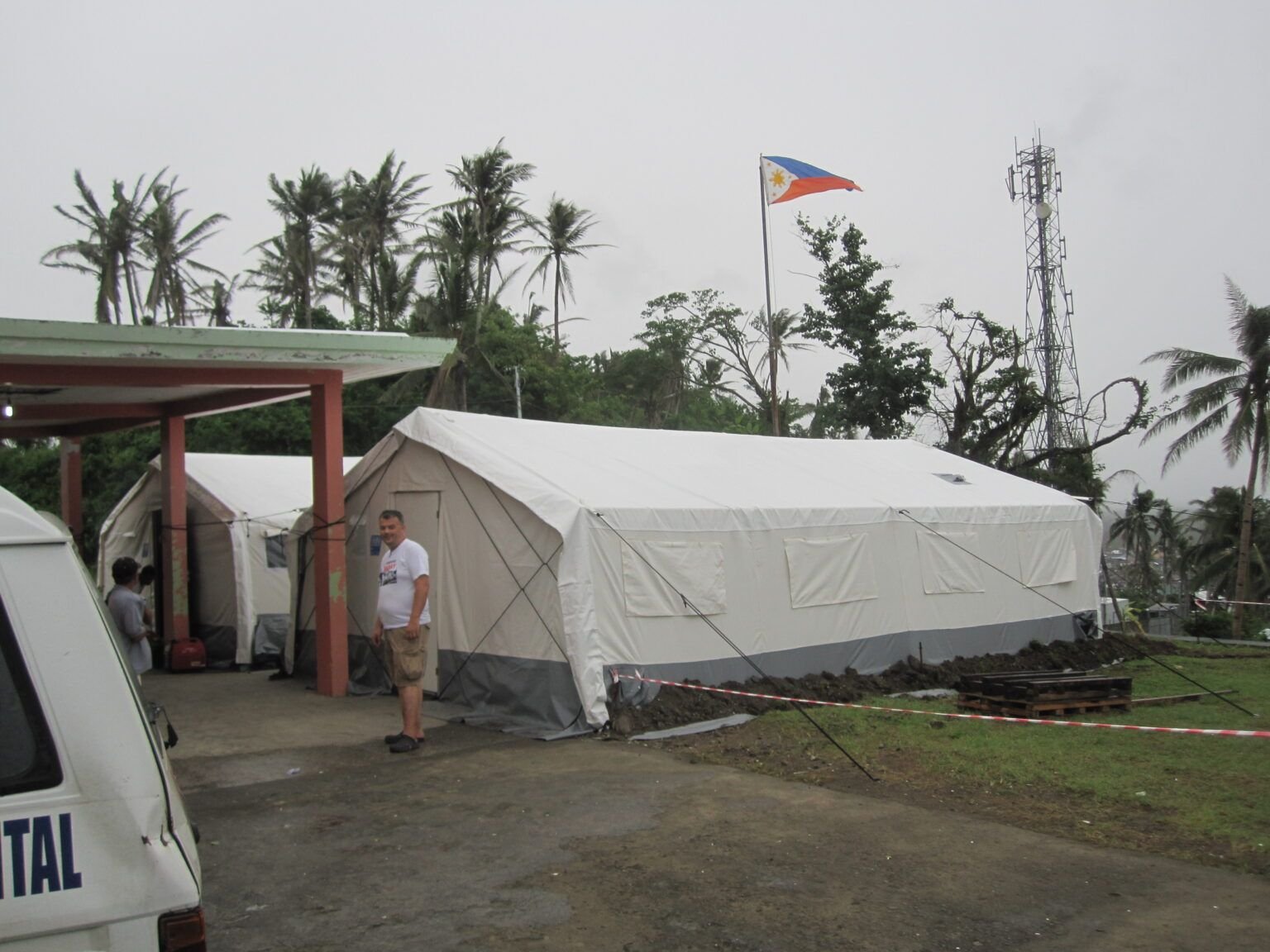 hospital-tent-1